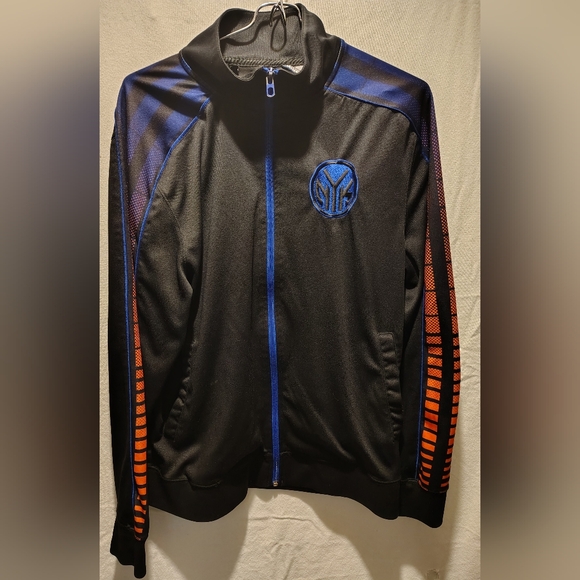 New York Knicks Adidas Black Vibe Full Zip Track Jacket Men's Size Large - Picture 2 of 11